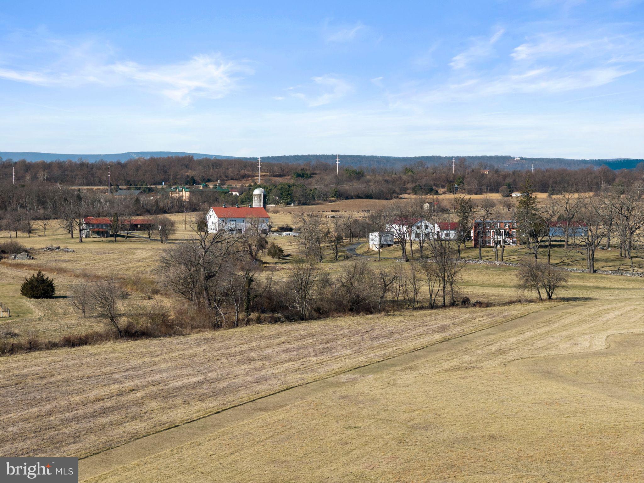 LOFTS AT CREEKSIDE - Residential