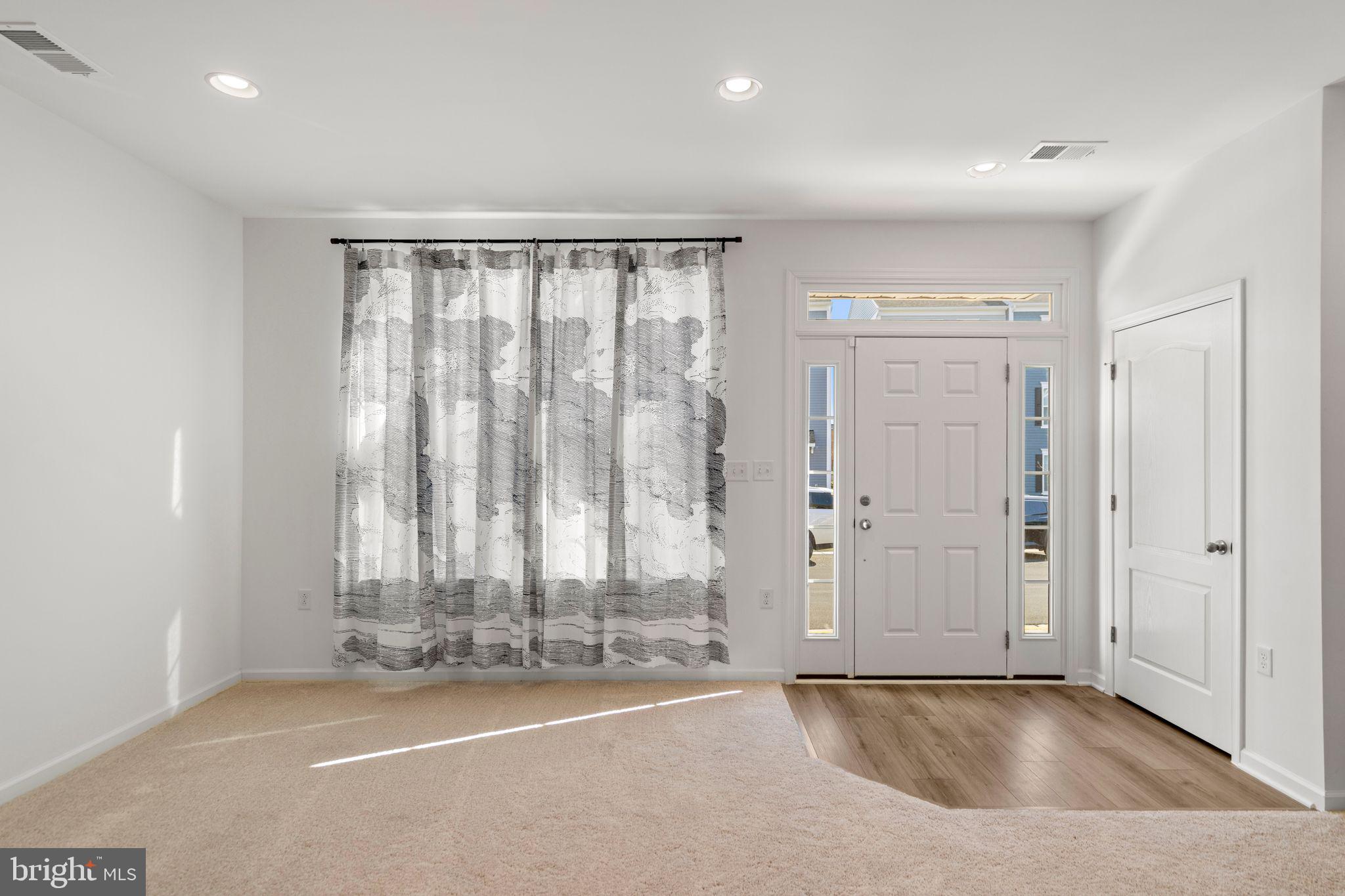 LOFTS AT CREEKSIDE - Residential