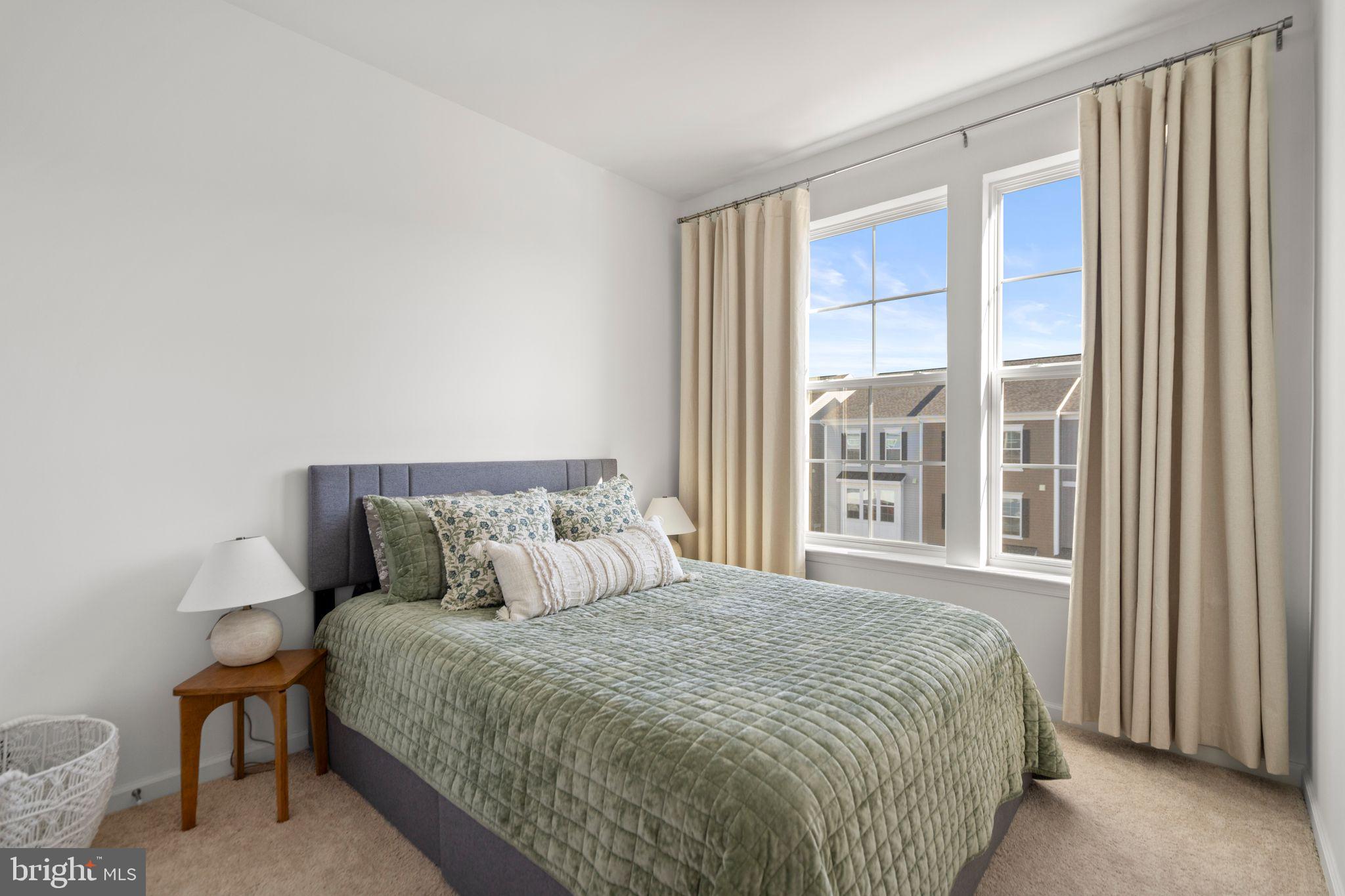 LOFTS AT CREEKSIDE - Residential