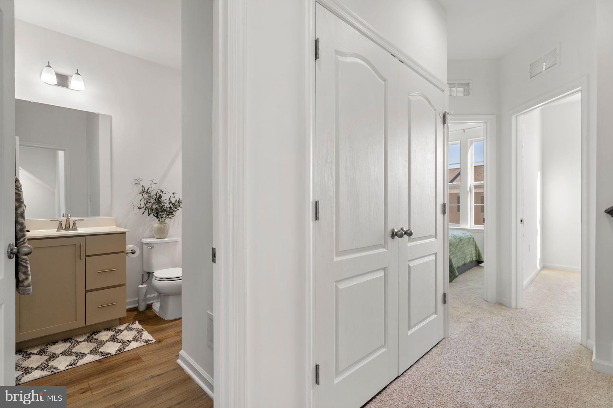 LOFTS AT CREEKSIDE - Residential