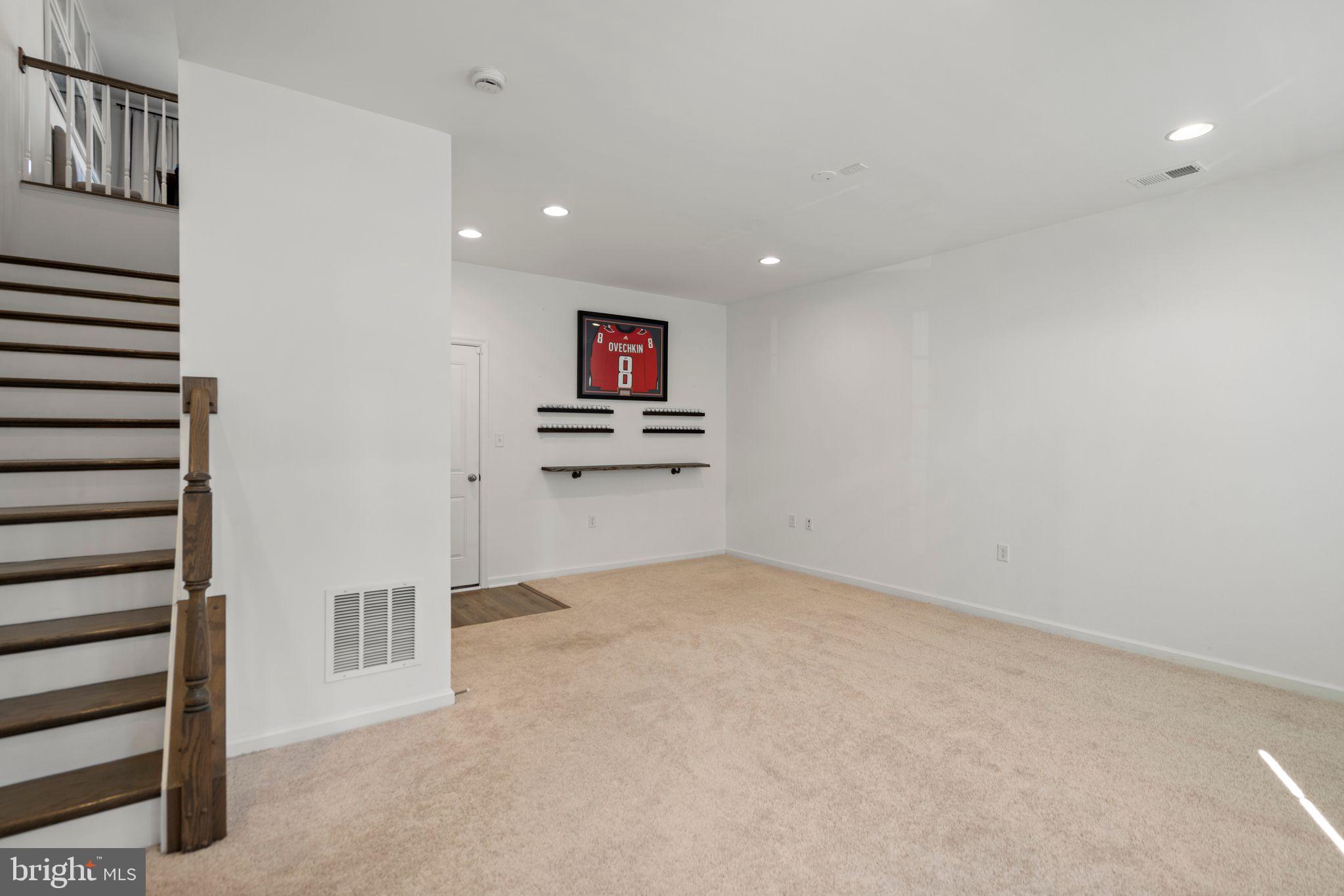 LOFTS AT CREEKSIDE - Residential