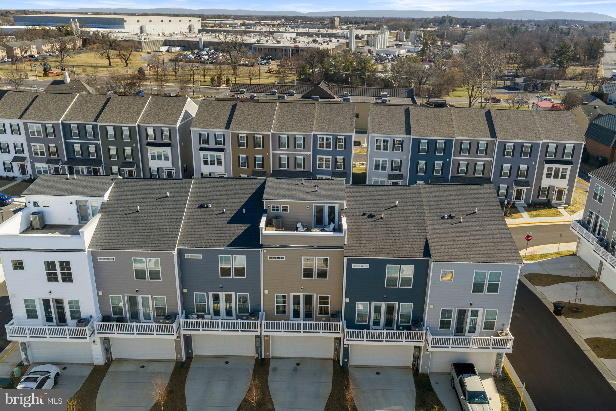 LOFTS AT CREEKSIDE - Residential