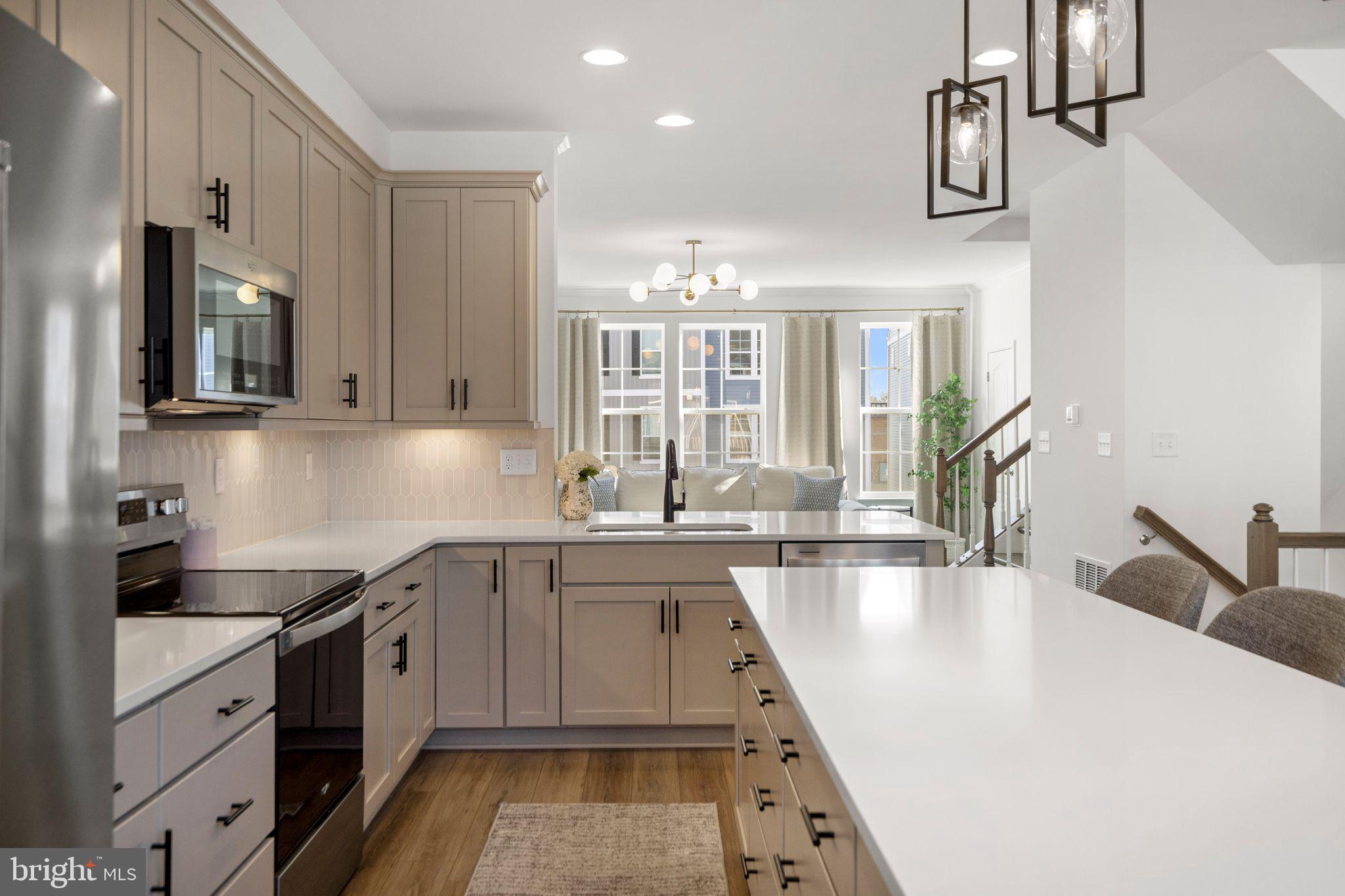 LOFTS AT CREEKSIDE - Residential