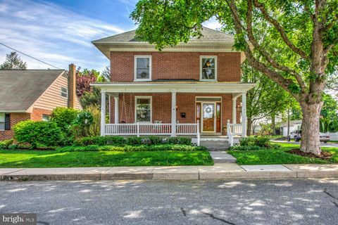 Photo of 5911 Pine Street, East Petersburg, PA 17520 (MLS # PALA2050728)