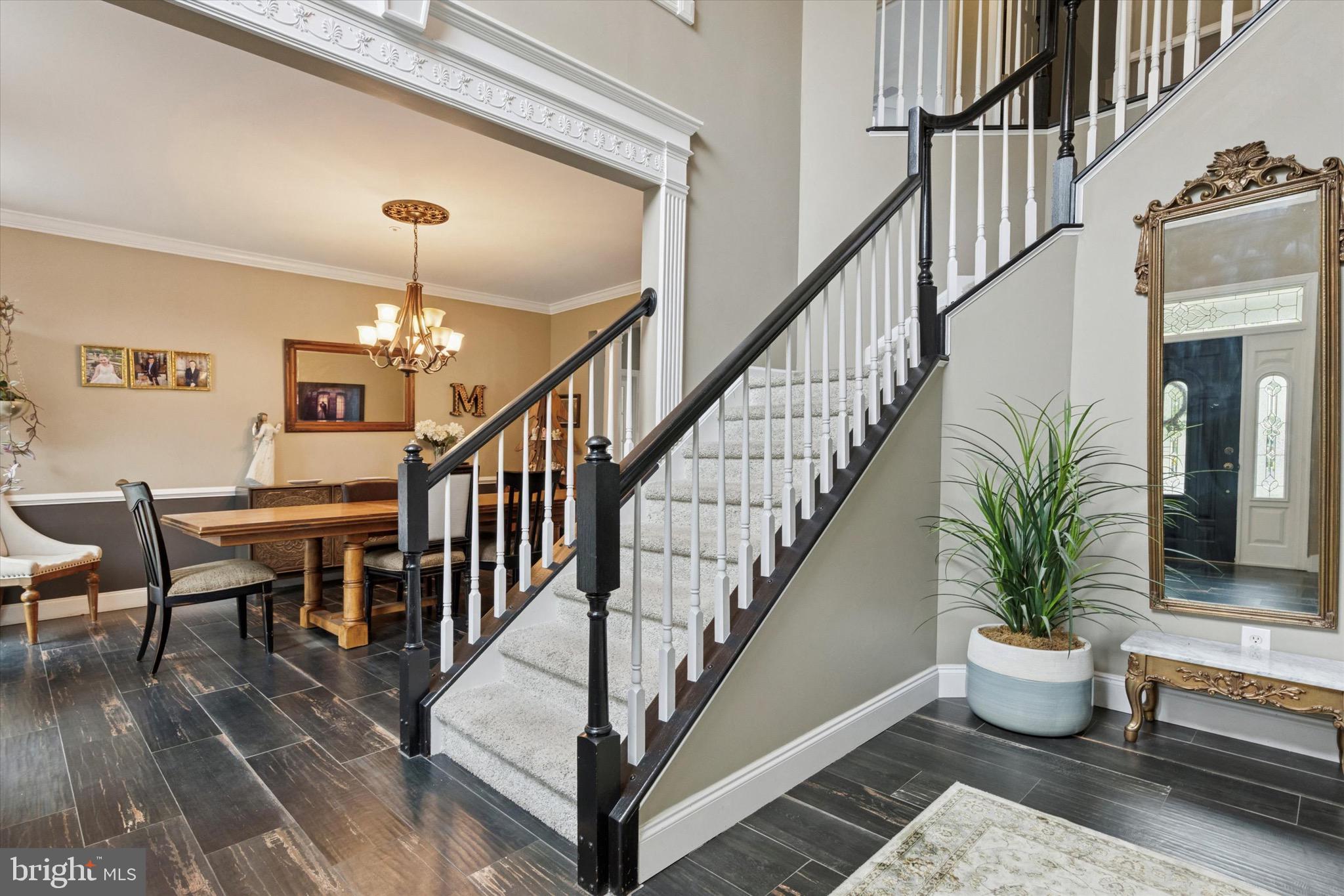 MAPLE KNOLL - Residential