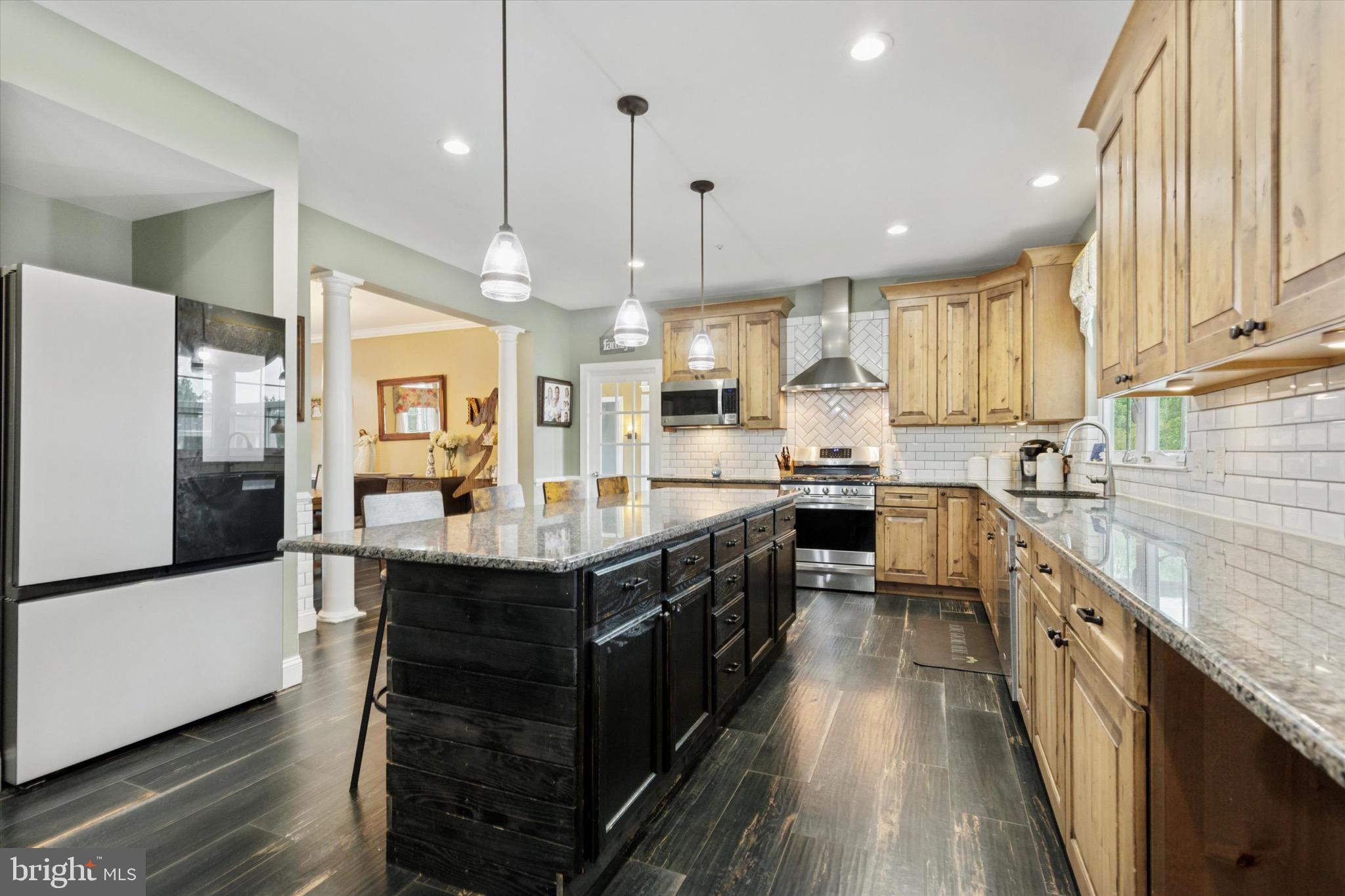 MAPLE KNOLL - Residential