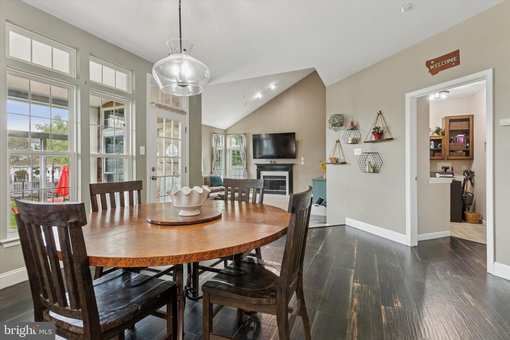 MAPLE KNOLL - Residential