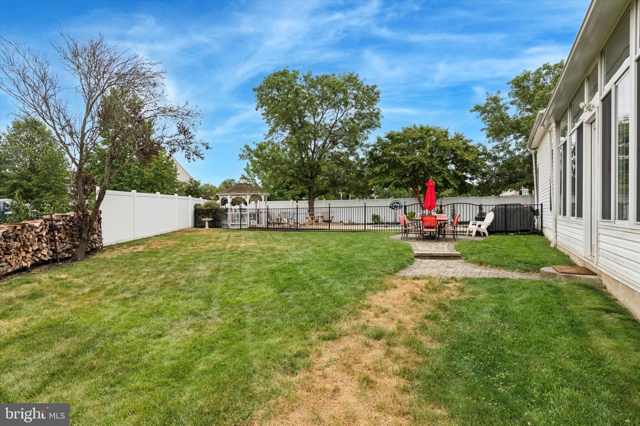 MAPLE KNOLL - Residential