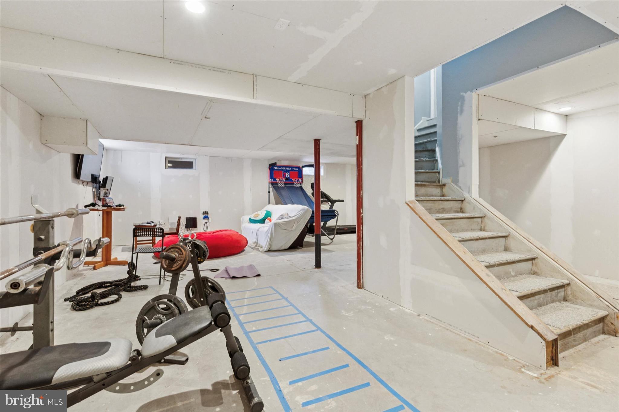 MAPLE KNOLL - Residential