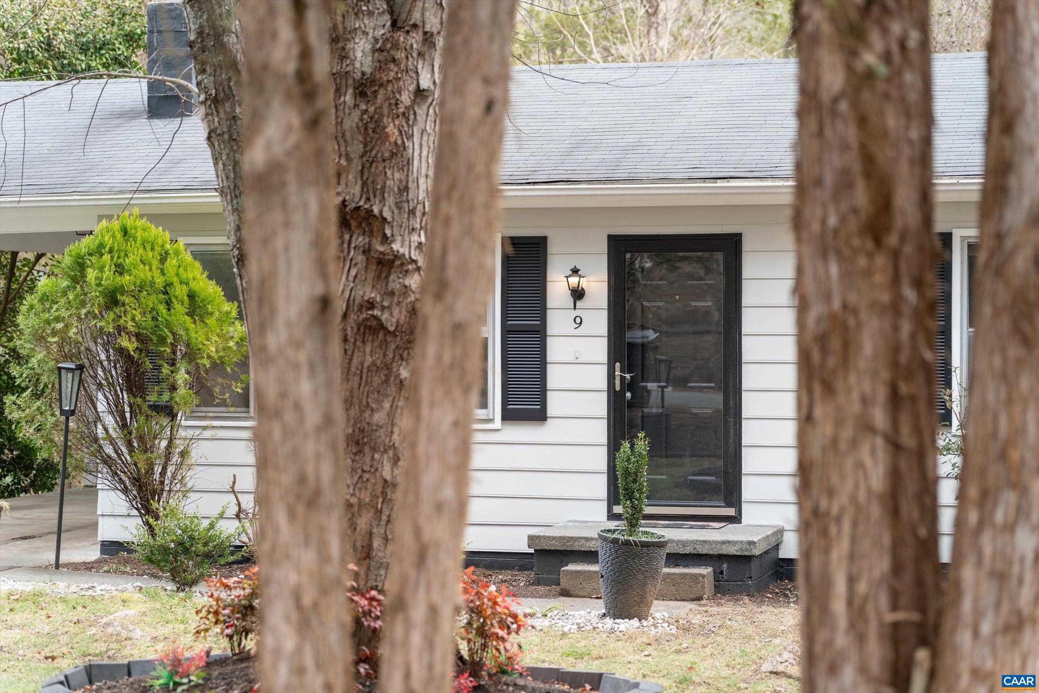 LAKE MONTICELLO - Residential