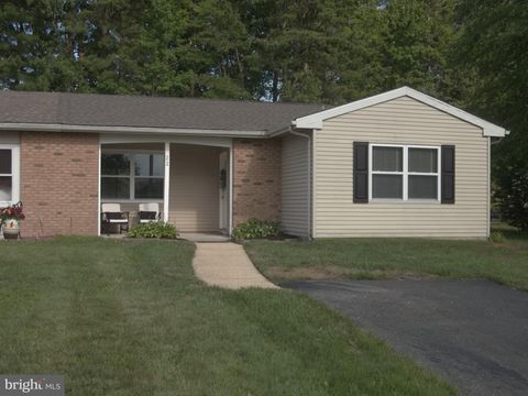 Townhouse For Sale - 22 Kingston Way<br/> SOUTHAMPTON, NJ 08088