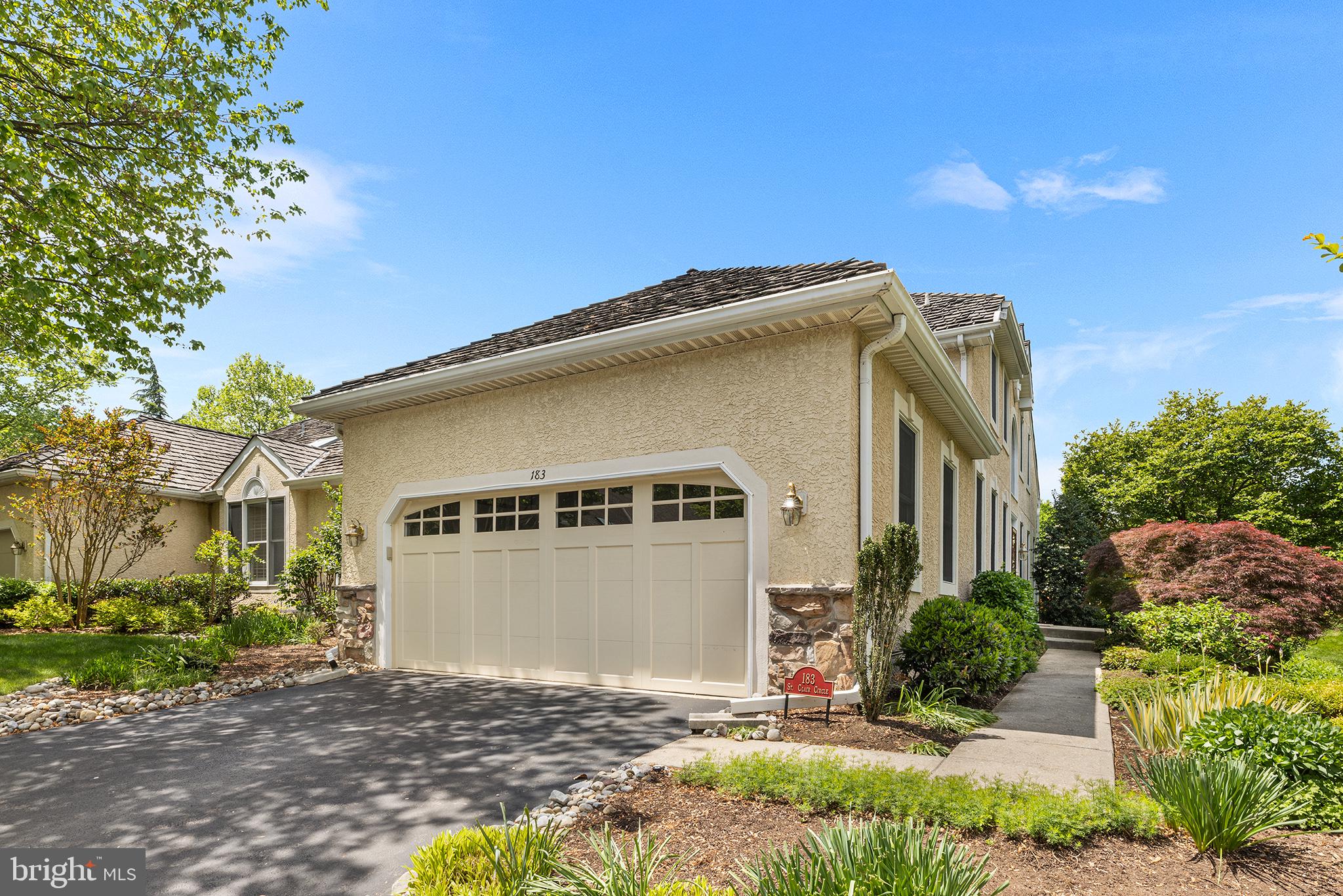 183 SAINT CLAIR 83