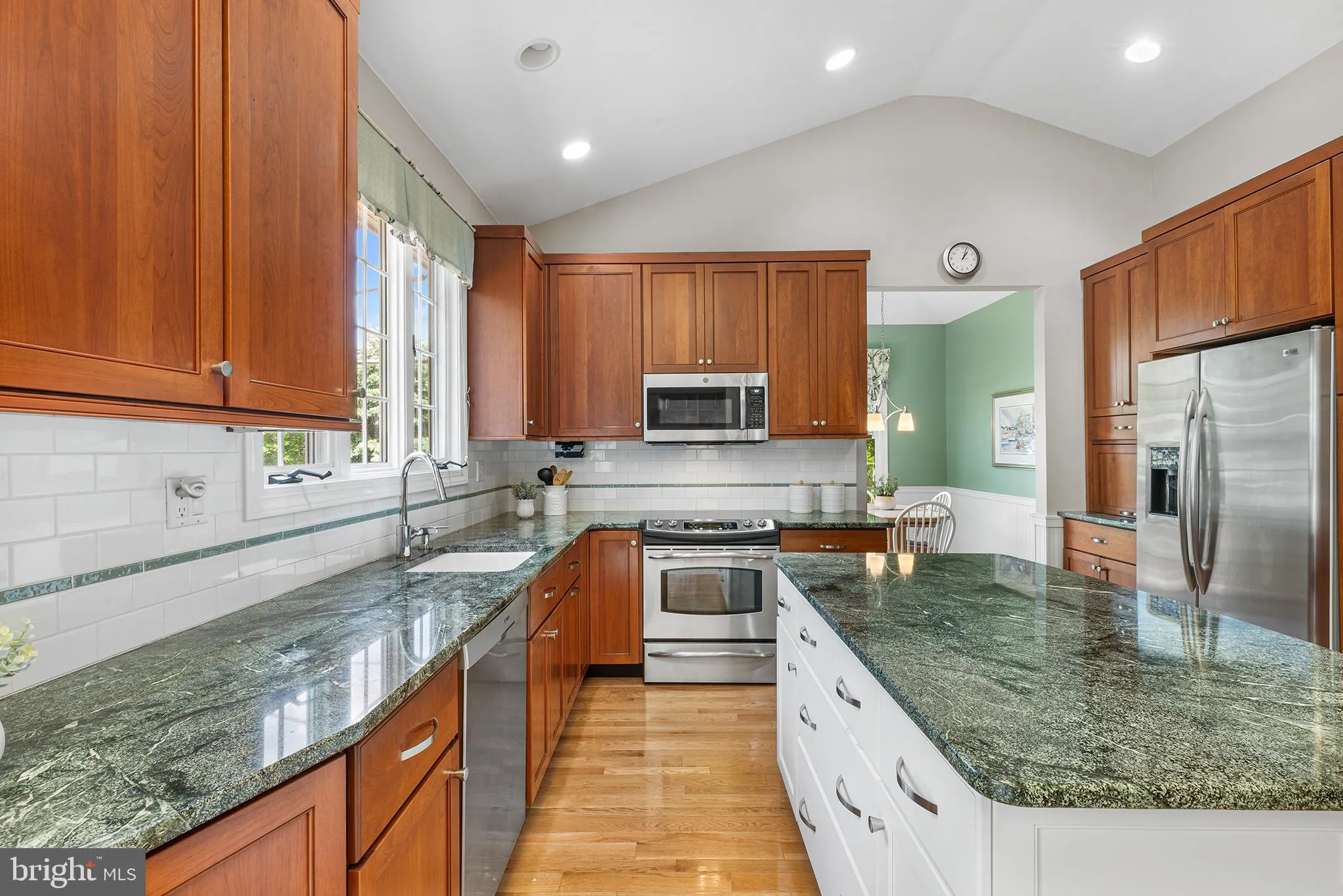 Berwyn, Pennsylvania 19312, United States, 3 Bedrooms Bedrooms, ,3 BathroomsBathrooms,Residential,Pending,128444