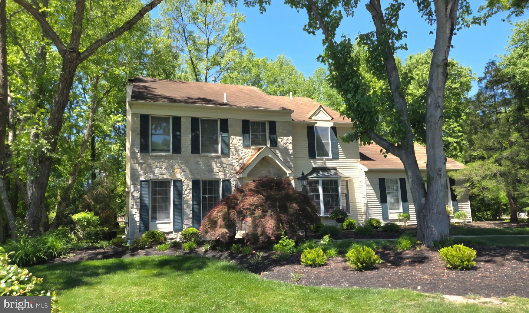 203 S ESTHER LANE