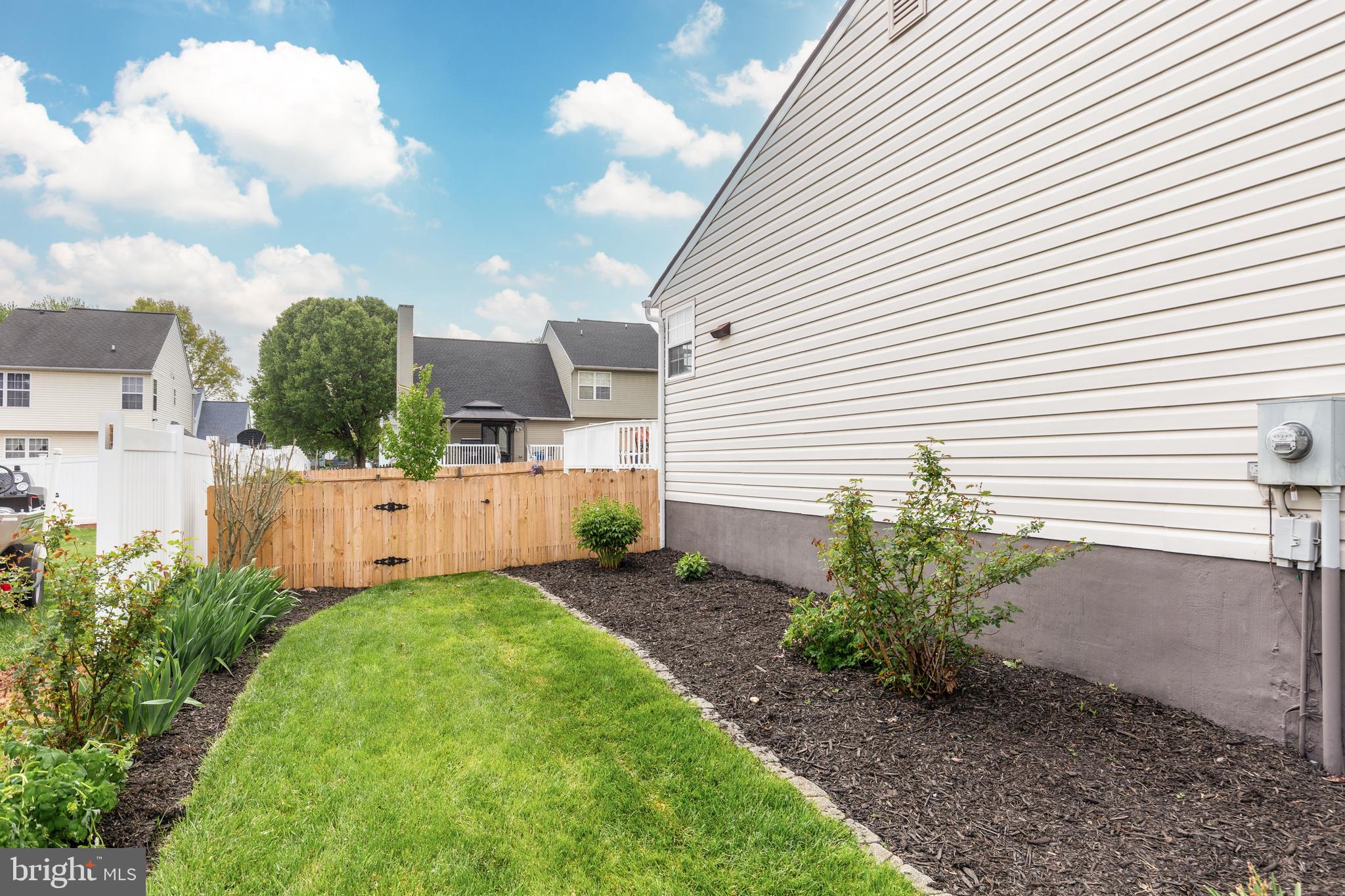 SARAHS CHOICE - Residential