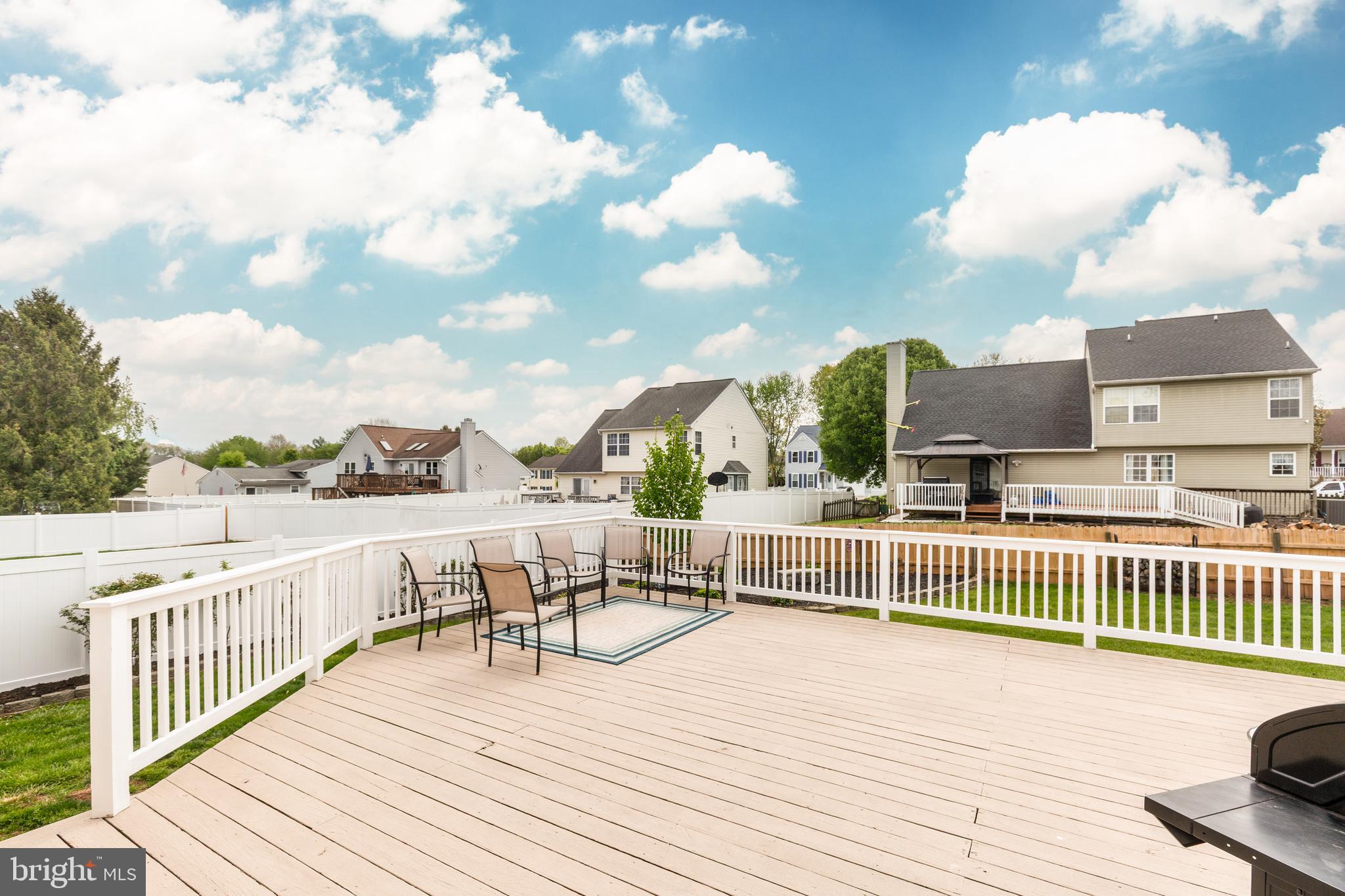 SARAHS CHOICE - Residential