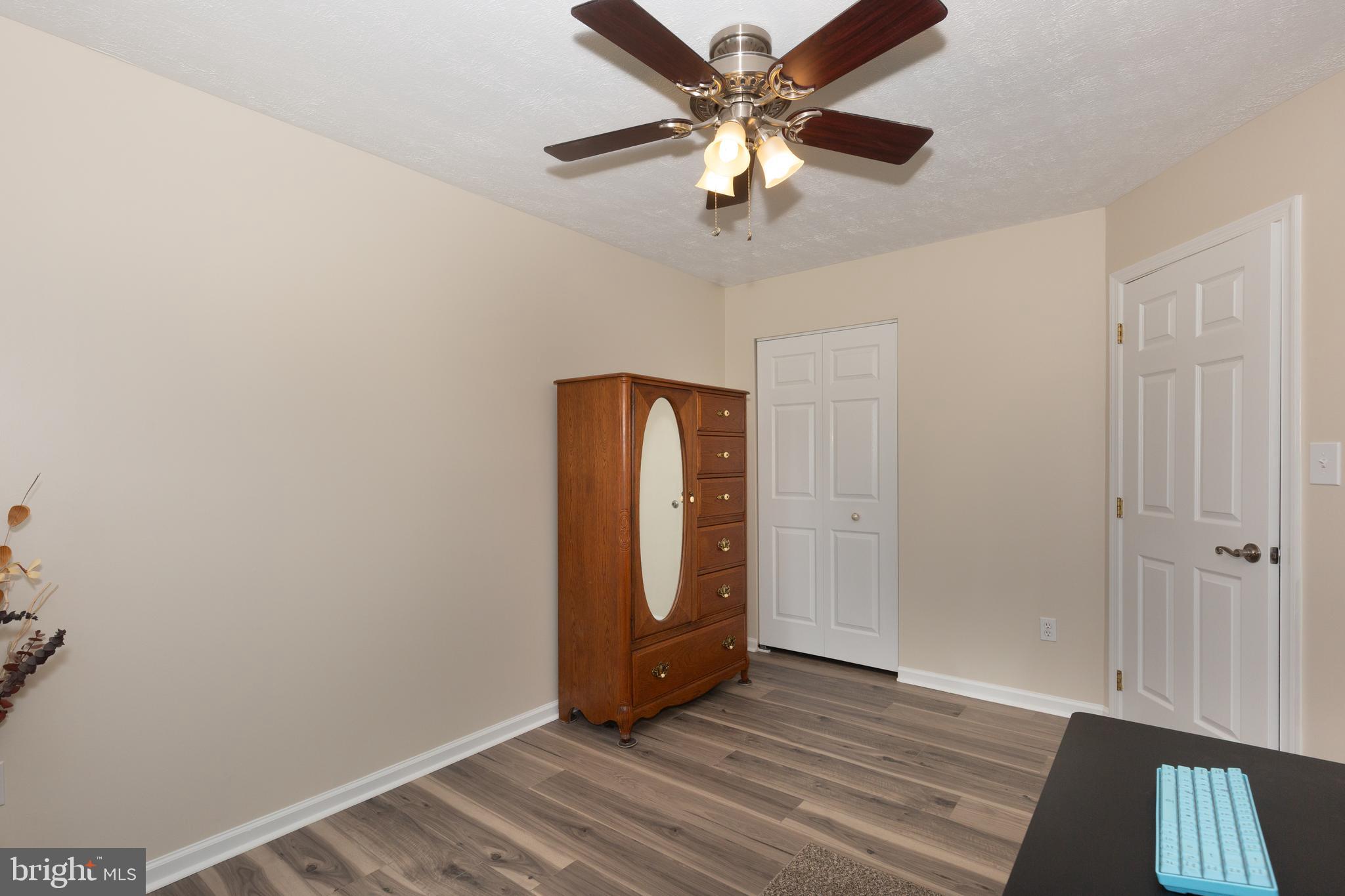 SARAHS CHOICE - Residential