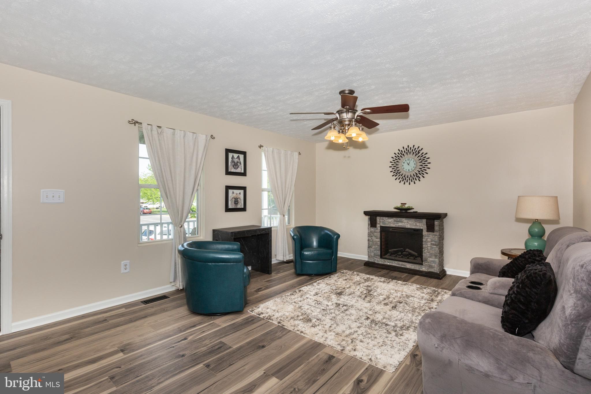 SARAHS CHOICE - Residential