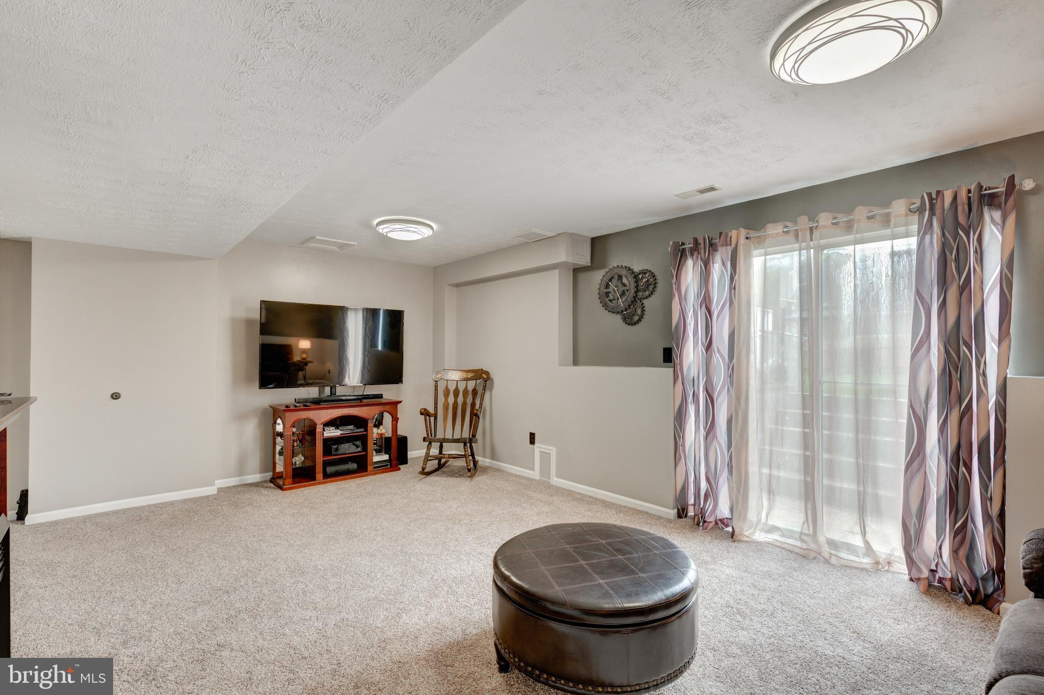 SARAHS CHOICE - Residential