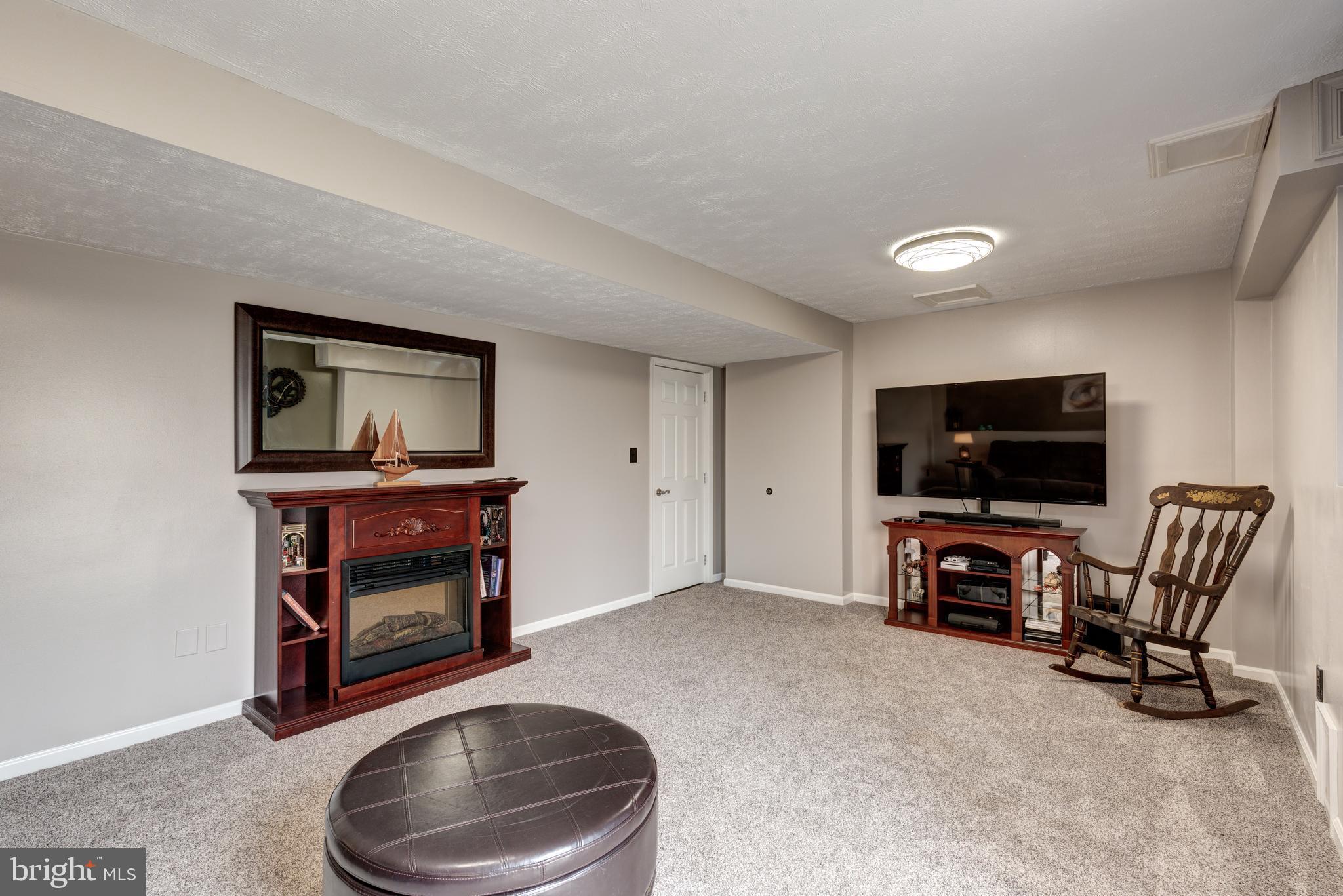 SARAHS CHOICE - Residential