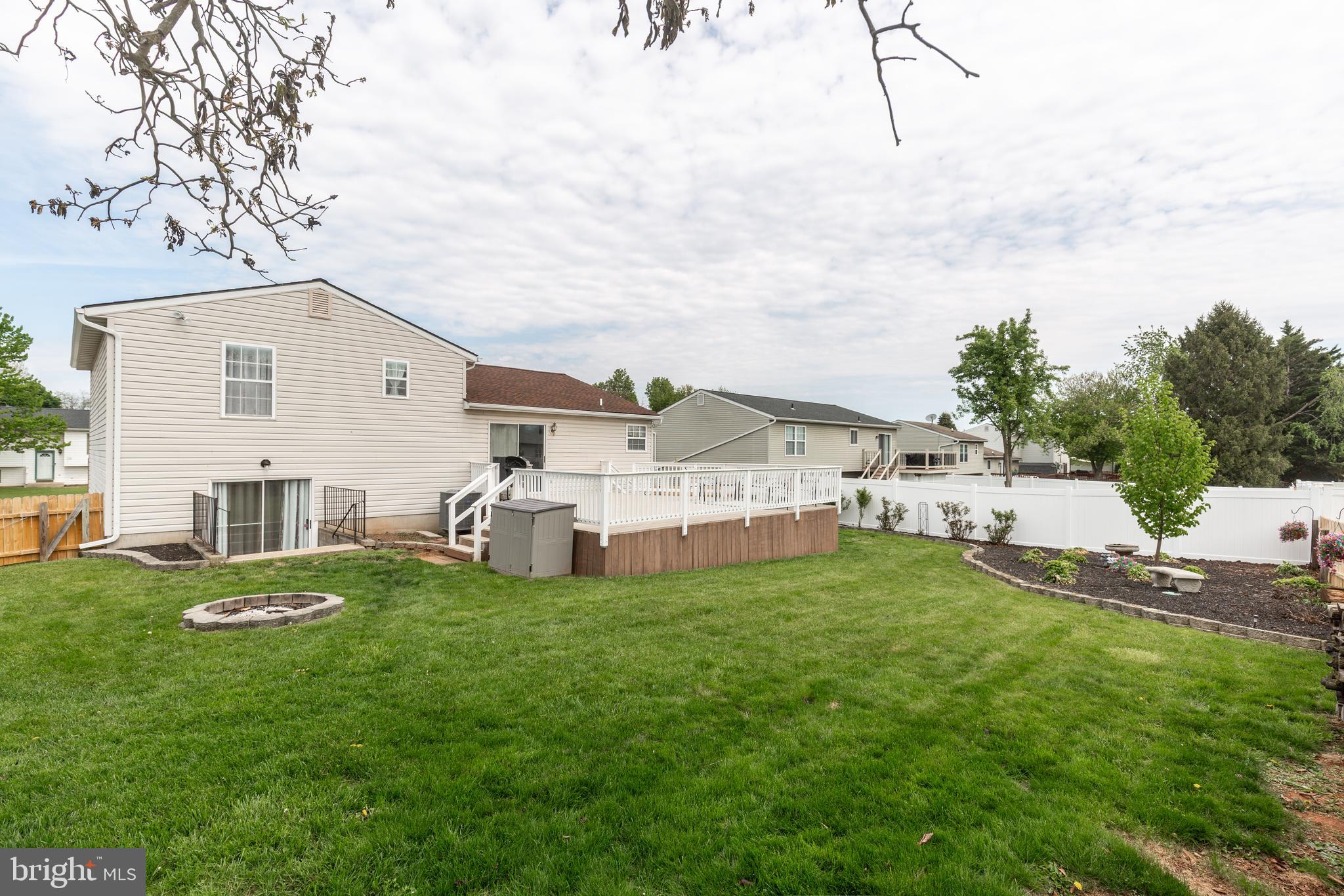 SARAHS CHOICE - Residential