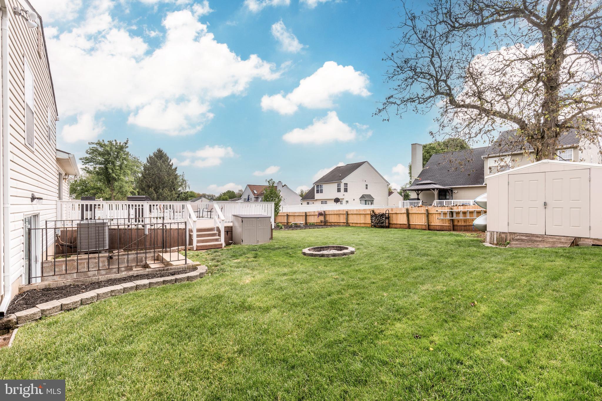 SARAHS CHOICE - Residential