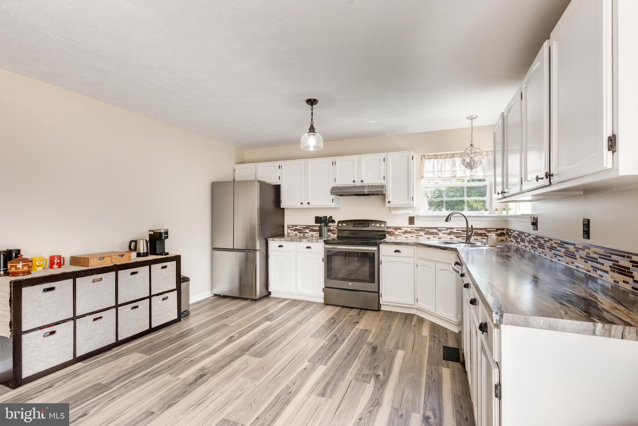 SARAHS CHOICE - Residential