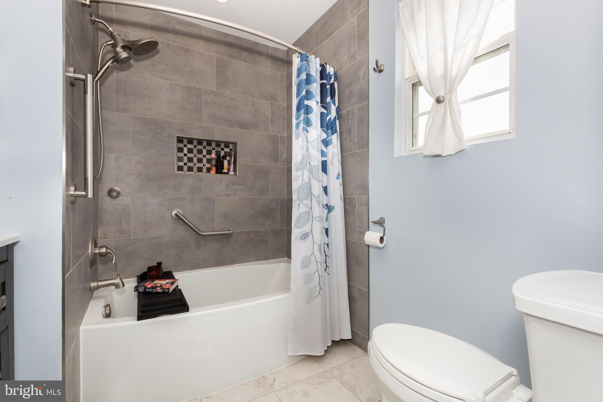 SARAHS CHOICE - Residential