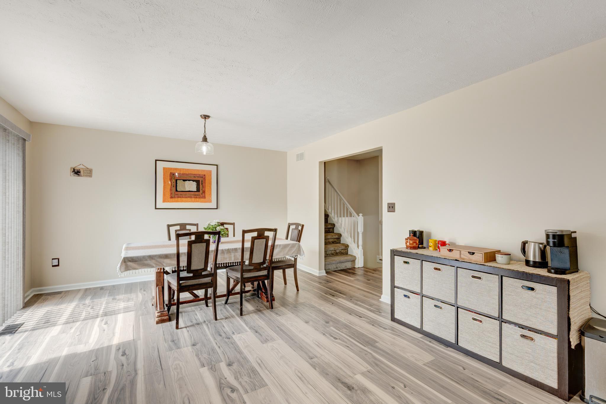 SARAHS CHOICE - Residential