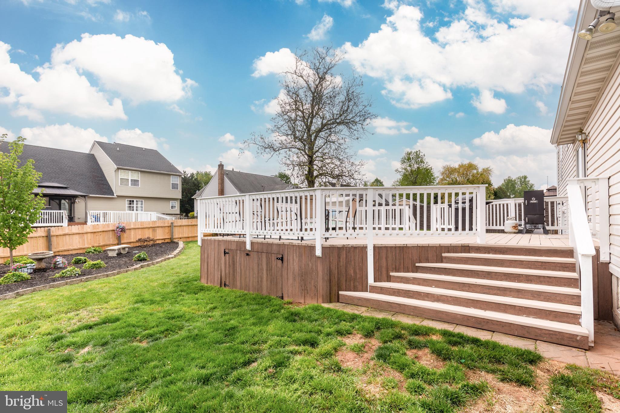 SARAHS CHOICE - Residential