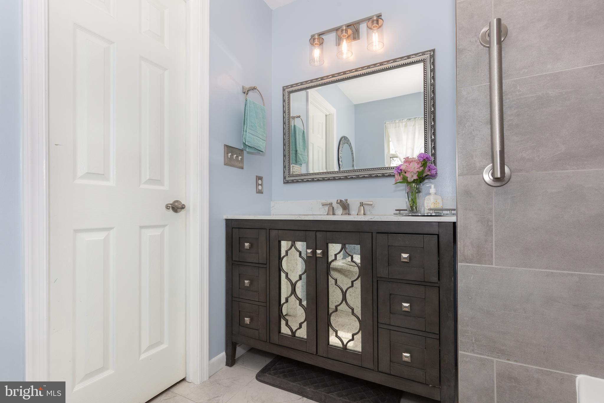 SARAHS CHOICE - Residential