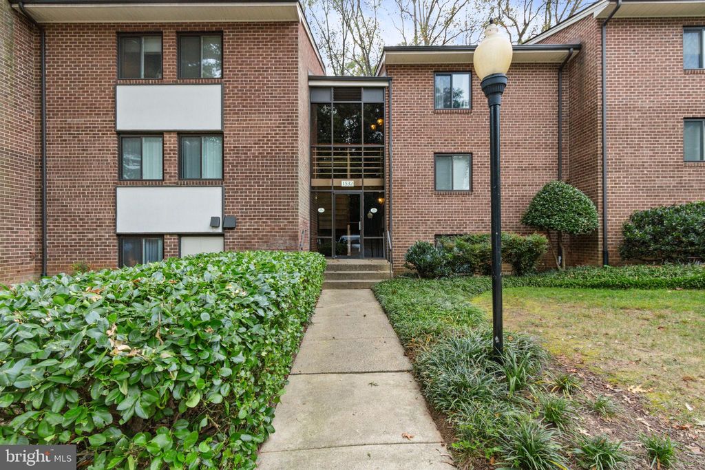 Photo of 1532 Northgate Square #1A, RESTON, VA 20190 (MLS # VAFX2269176)