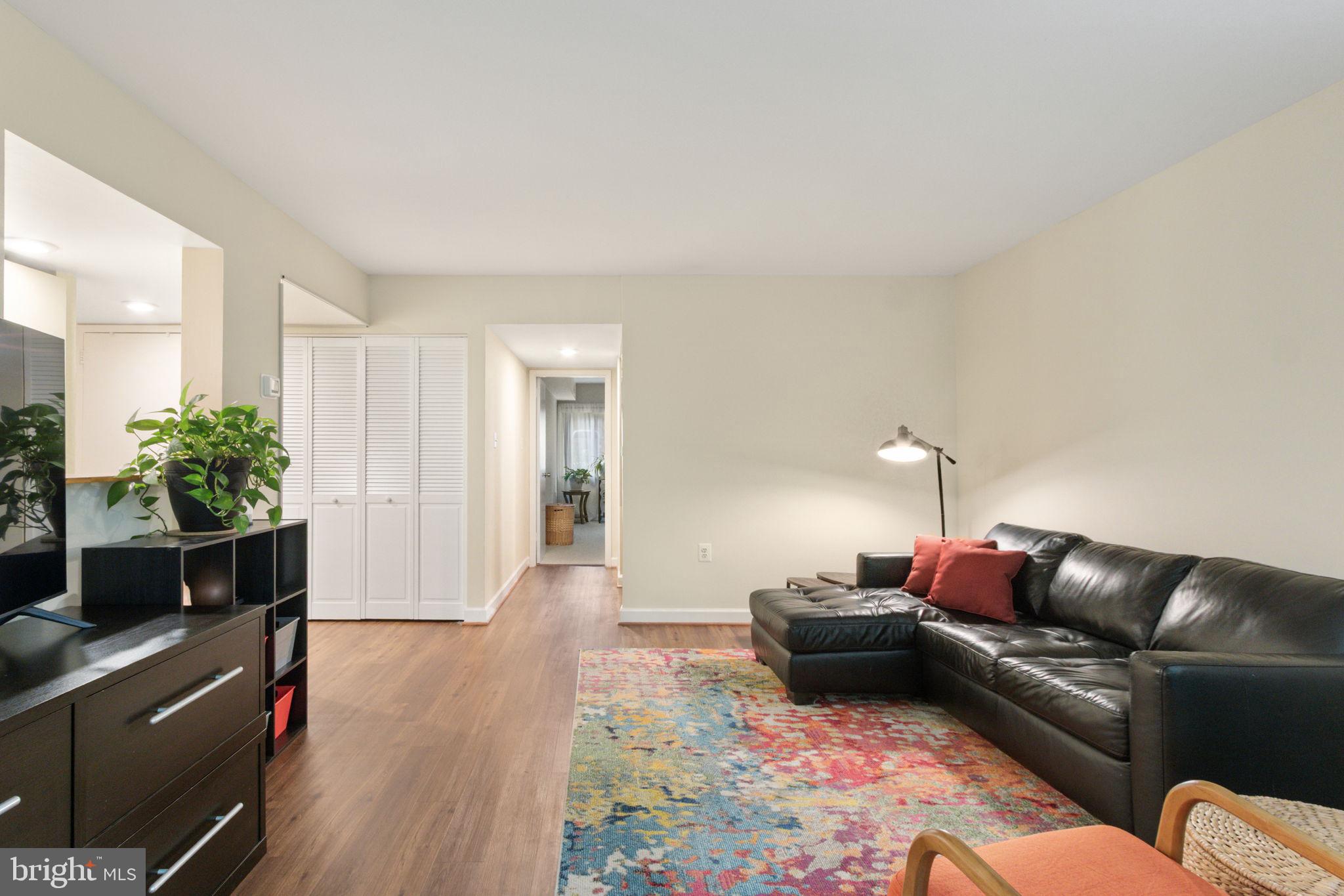 1532 NORTHGATE SQUARE 1A