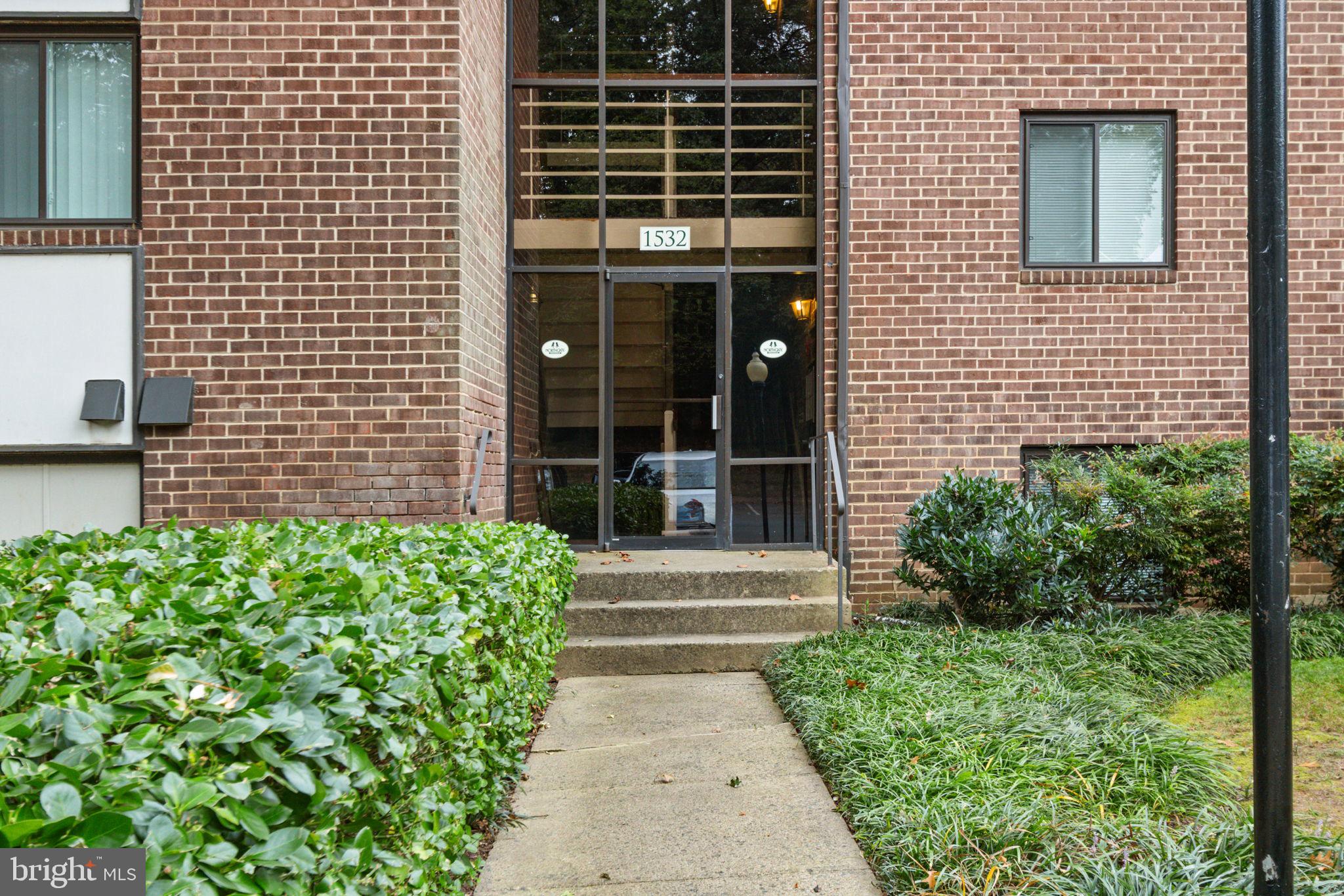 1532 NORTHGATE SQUARE 1A