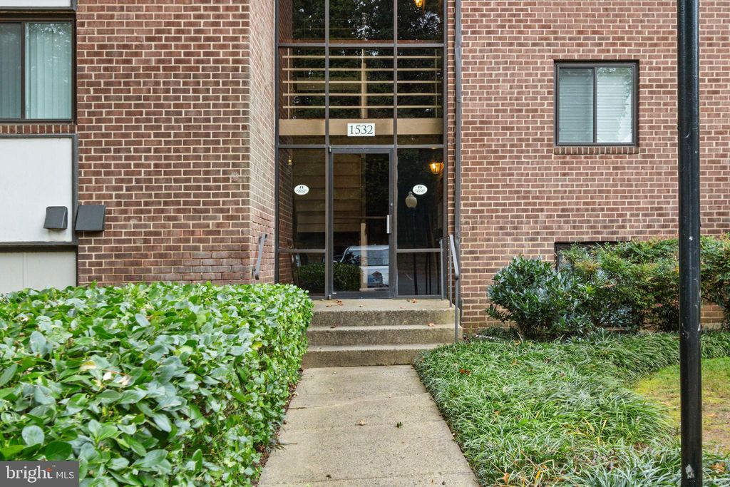 Photo of 1532 Northgate Square #1A, RESTON, VA 20190 (MLS # VAFX2269176)