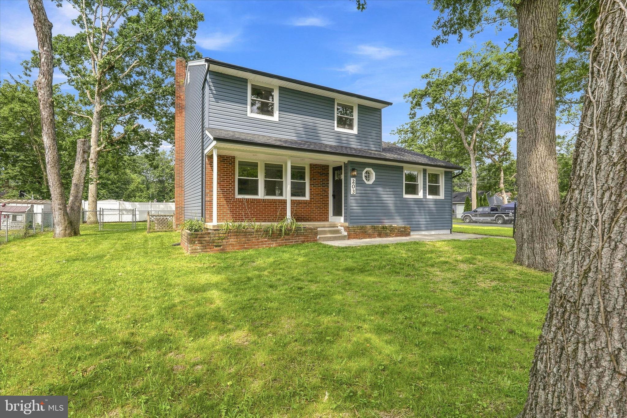 203 ARRAHBELLA AVENUE