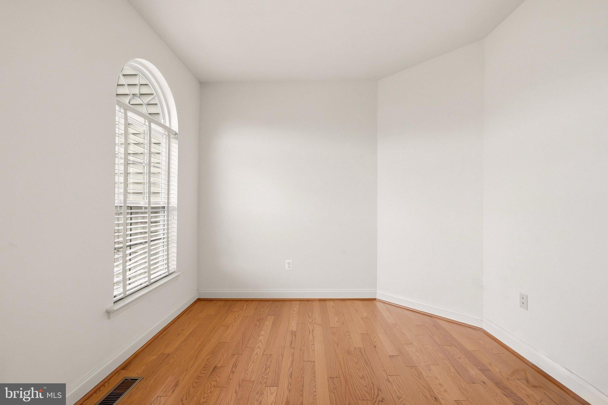 114 NASSAU DRIVE