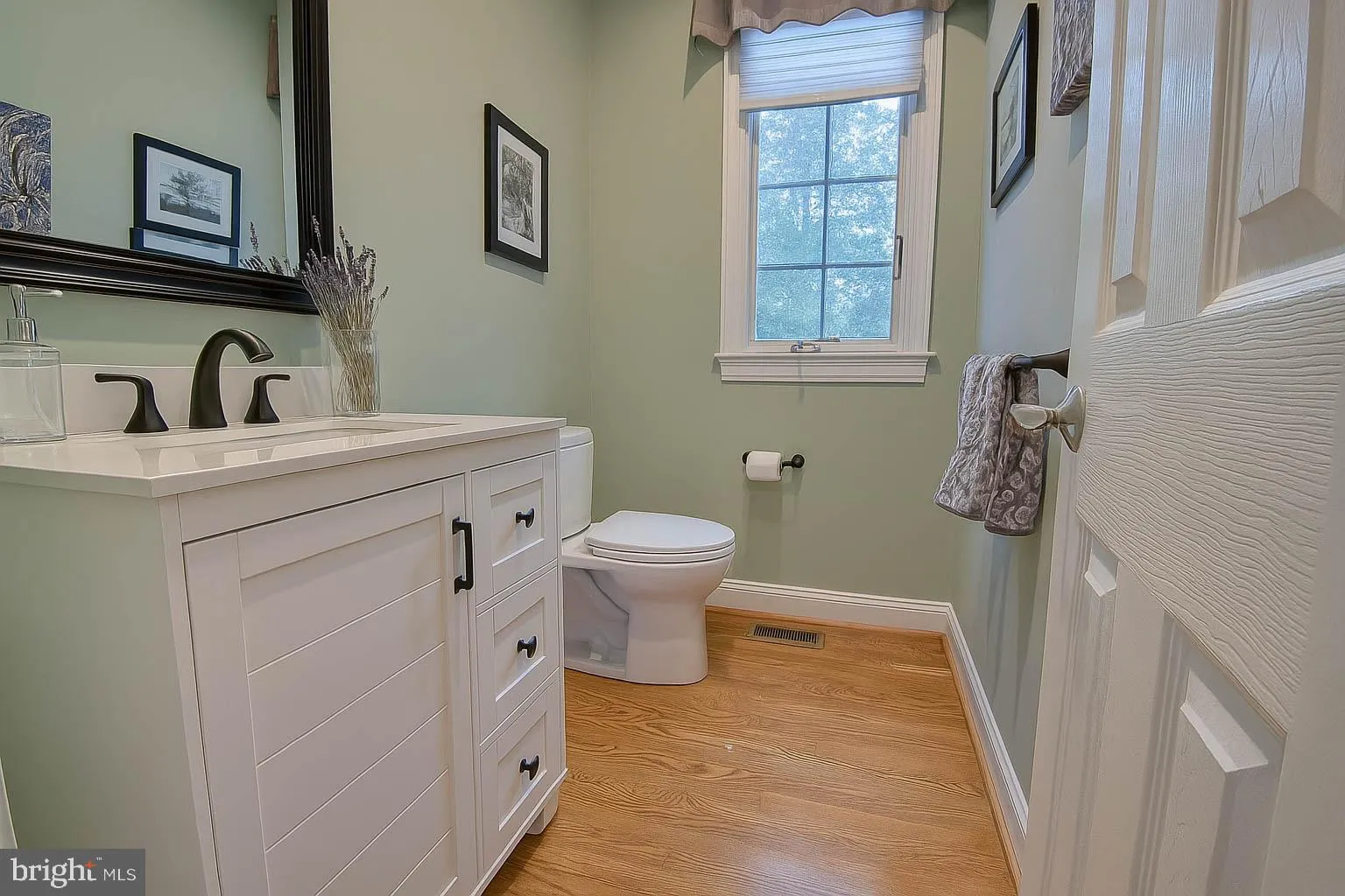 Media, Pennsylvania 19063, United States, 5 Bedrooms Bedrooms, ,6 BathroomsBathrooms,Residential,Pending,224794