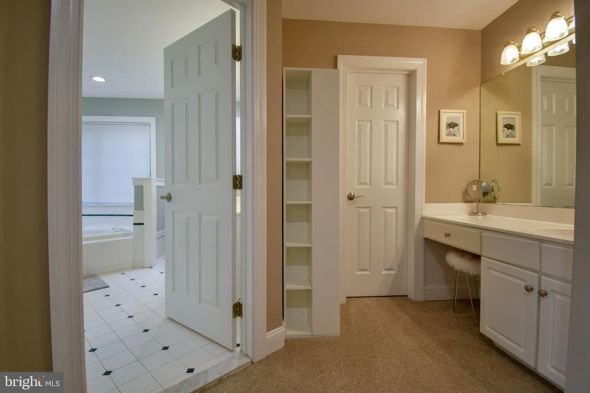 Media, Pennsylvania 19063, United States, 5 Bedrooms Bedrooms, ,6 BathroomsBathrooms,Residential,Pending,224794