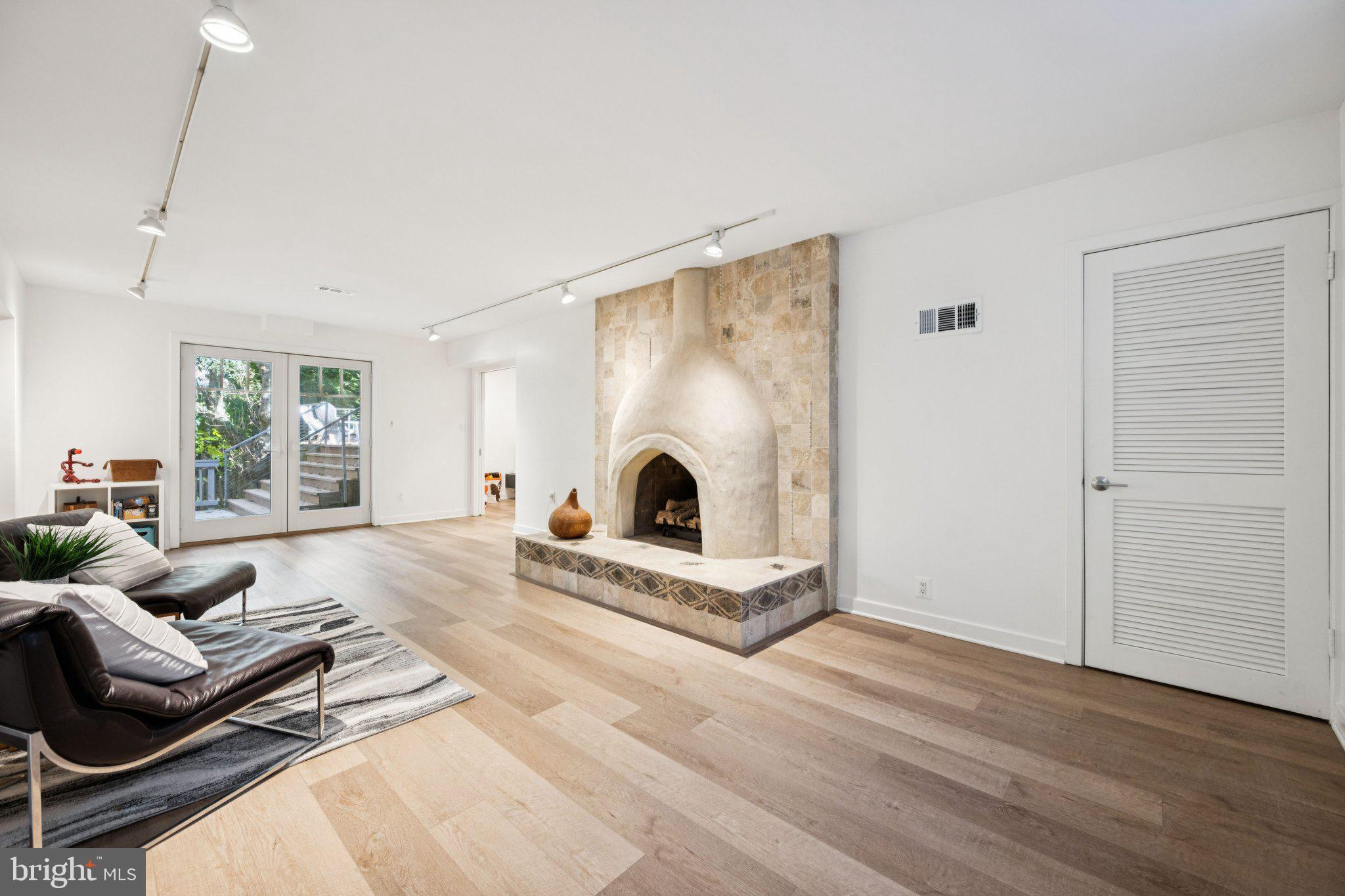 SPRING HILL - Residential Lease