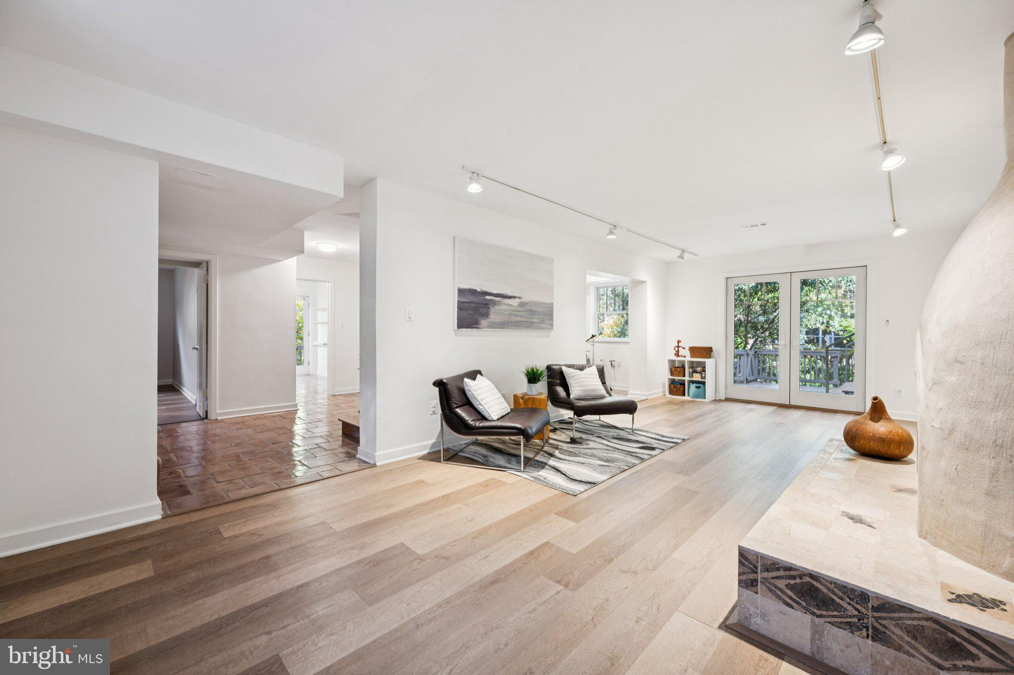 SPRING HILL - Residential Lease