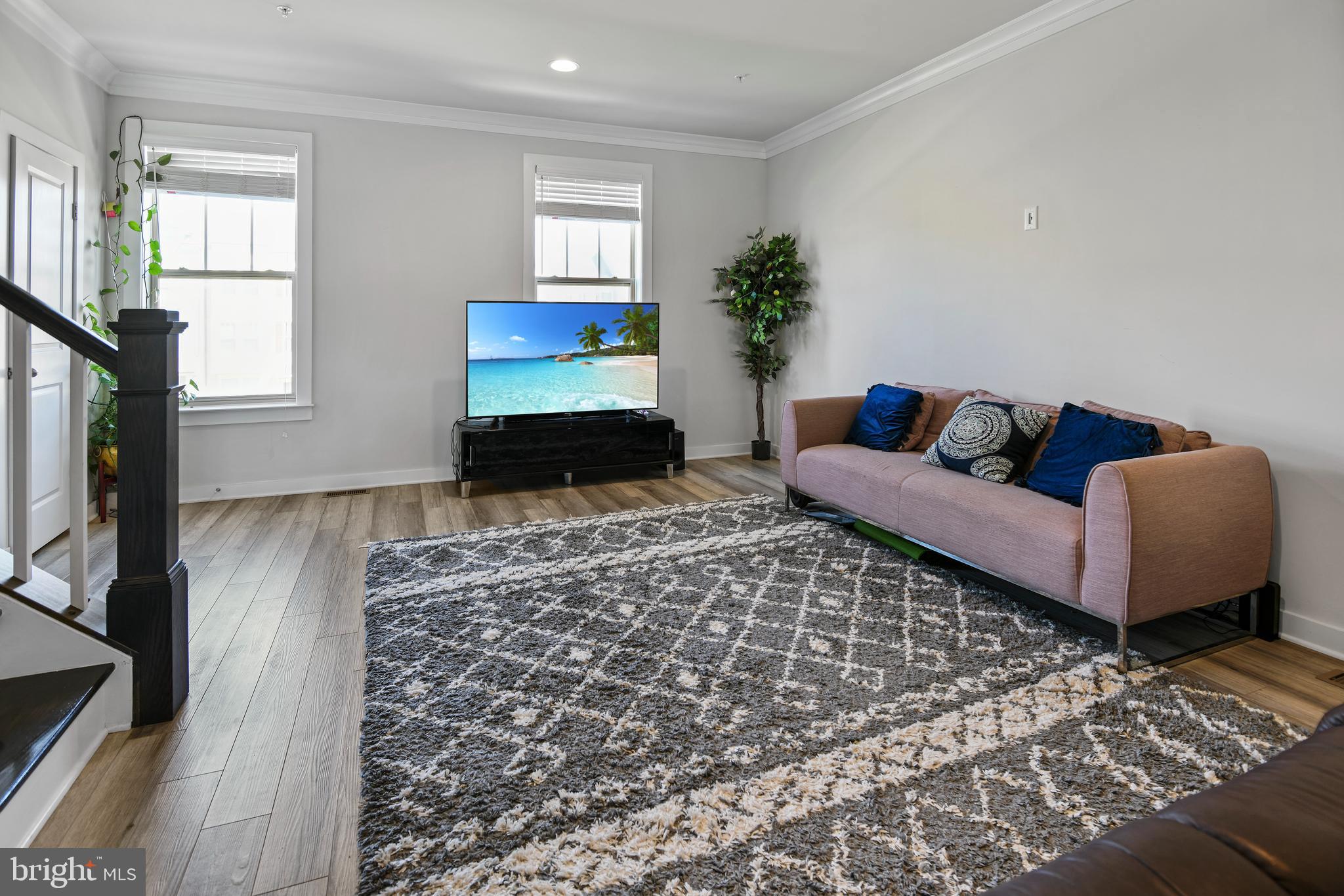 8910 SHADY PINES DRIVE