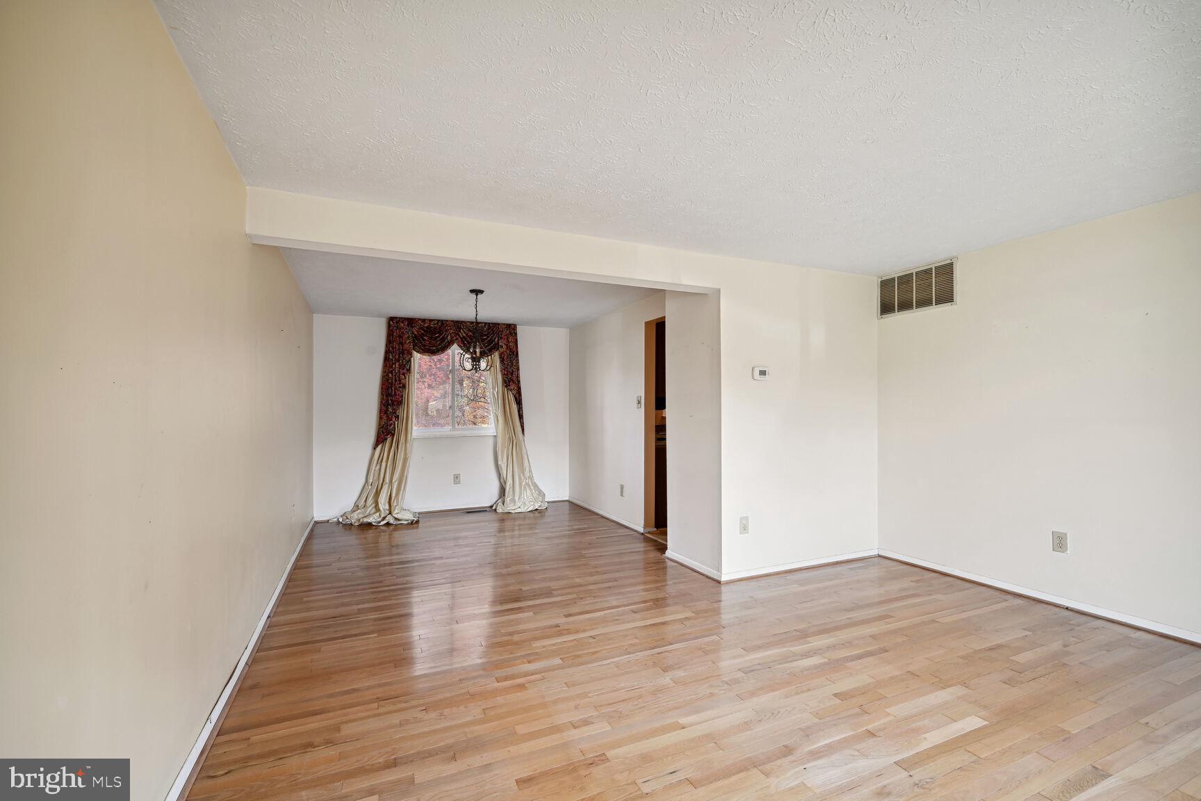 WILLOW HILLS - Residential