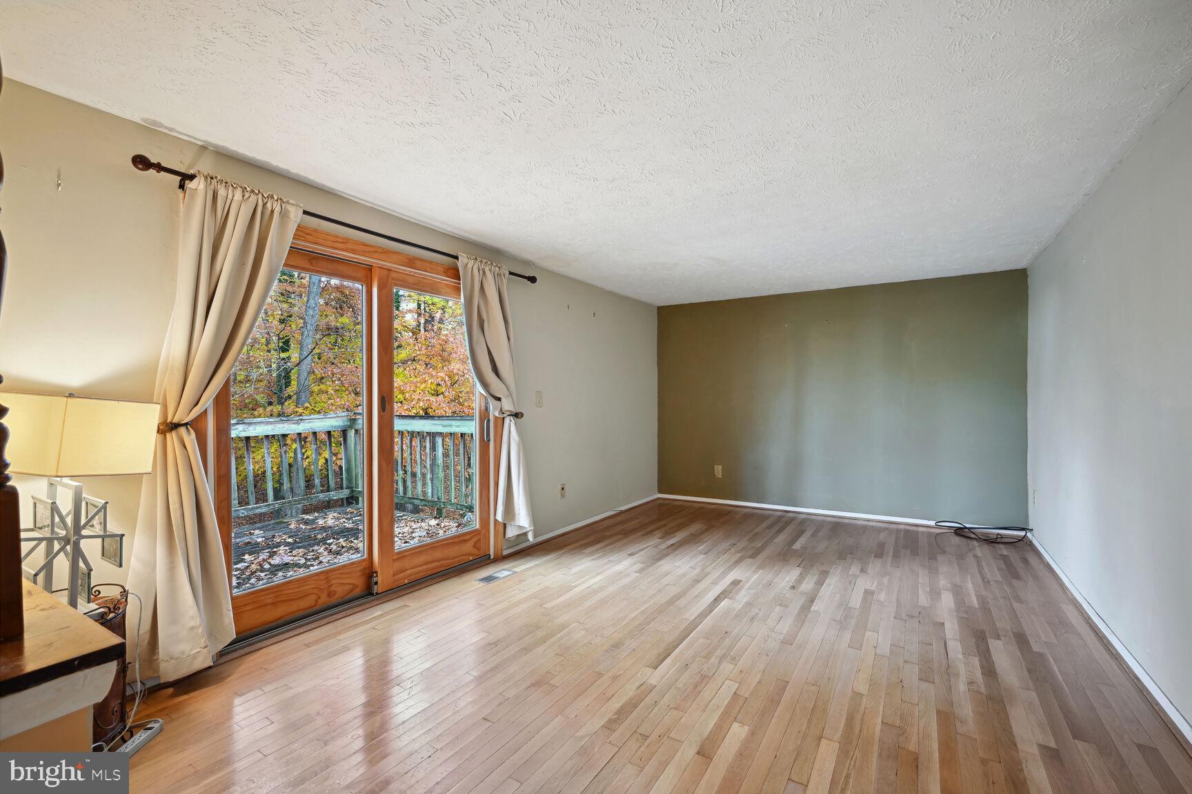 WILLOW HILLS - Residential