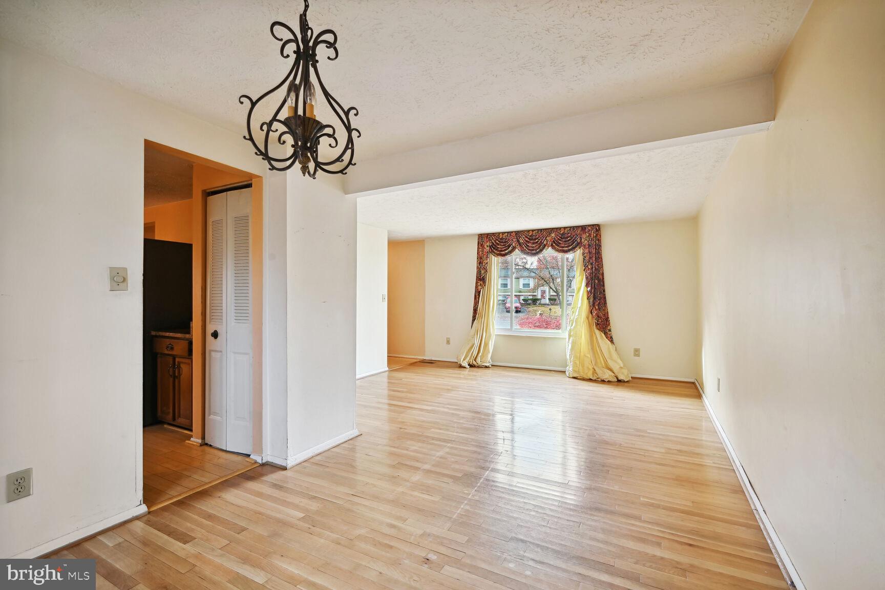 WILLOW HILLS - Residential