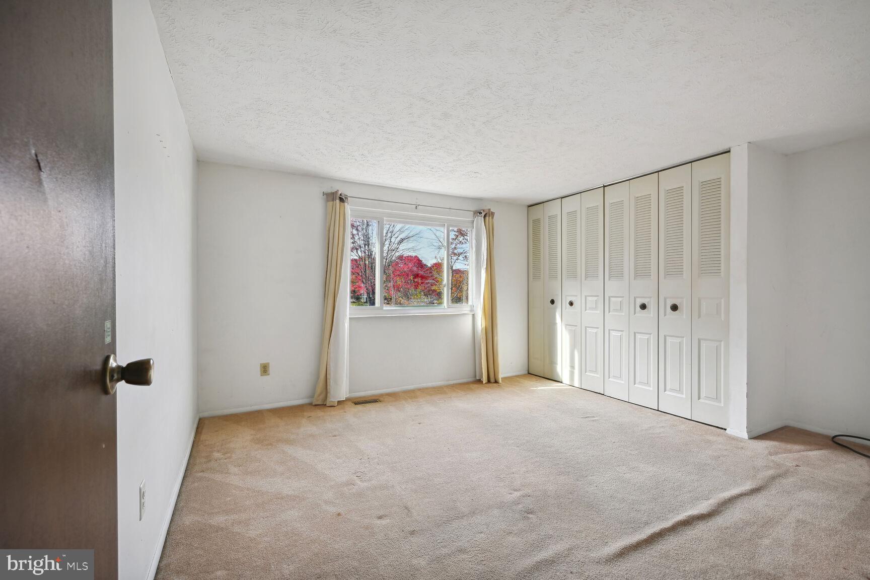 WILLOW HILLS - Residential