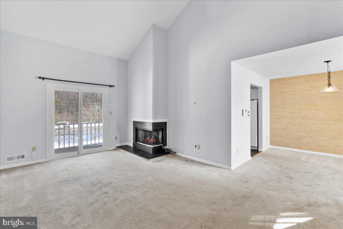 222 STEEPLECHASE COURT