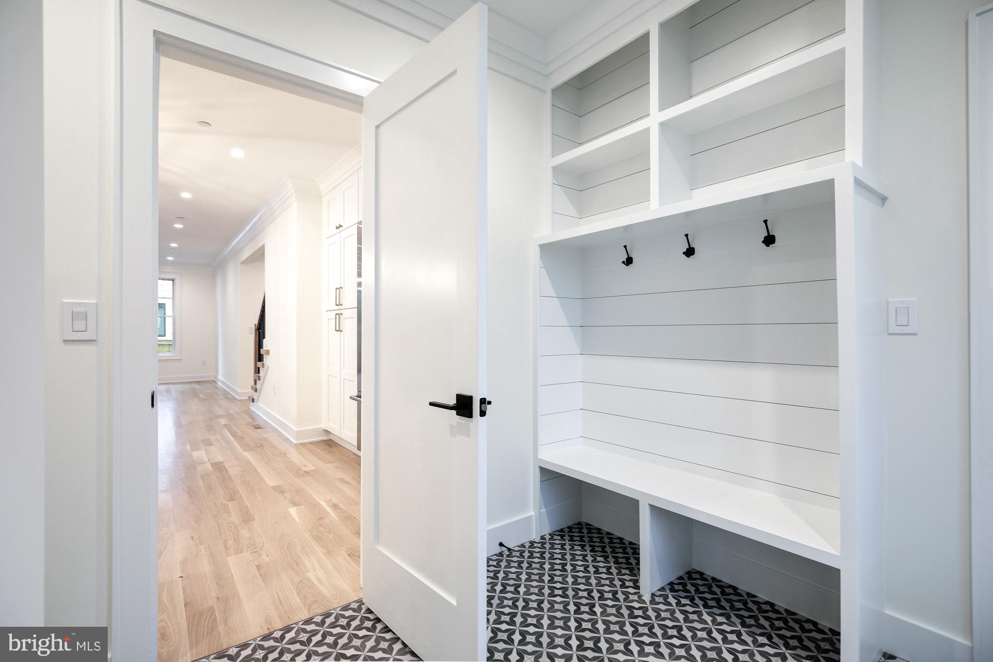 AYRLAWN - Residential