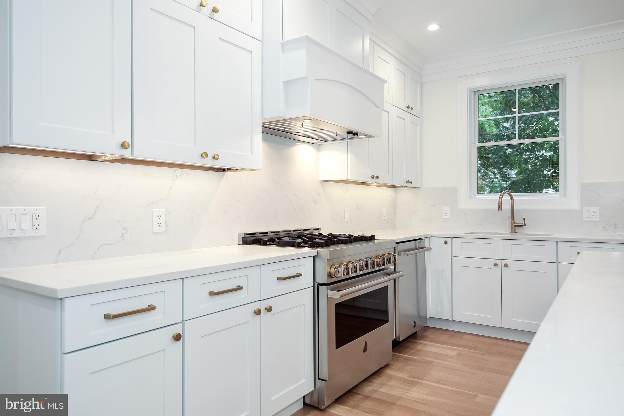 AYRLAWN - Residential