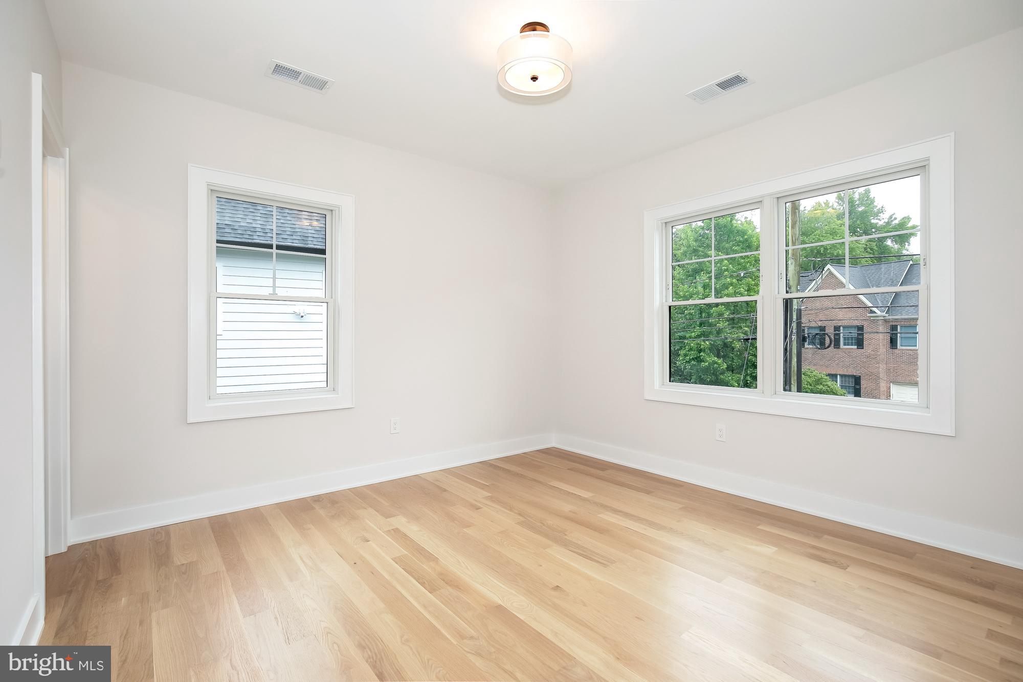 AYRLAWN - Residential